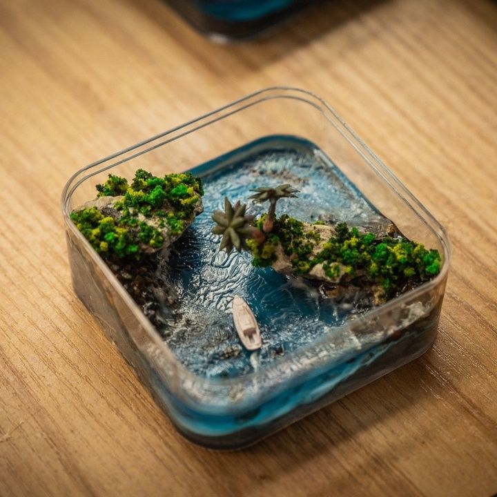 Handcrafted Micro-Island of Fa - Resin Art Gift For Birthday recension och pris